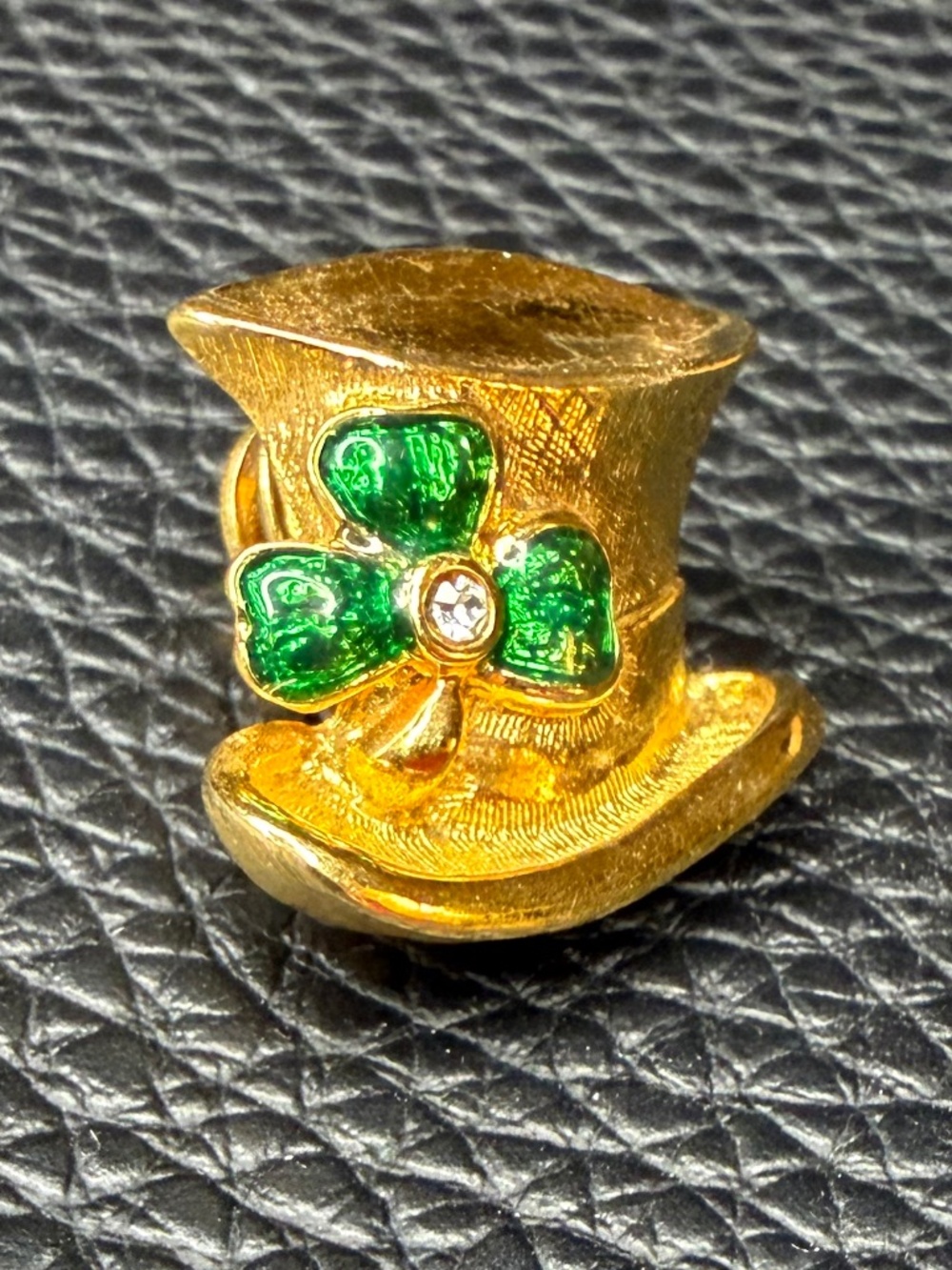Vintage Avon Gold Tone Leprechaun Hat Pin w/Green Enameled Shamrock & Crystal 1" - Picture 3 of 9
